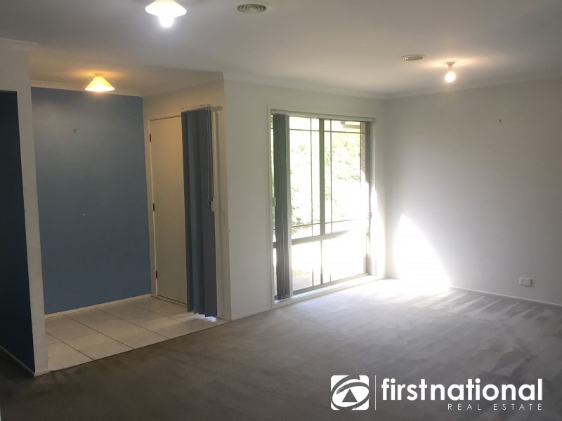 82 Lake View Drive, Narre Warren South VIC 3805