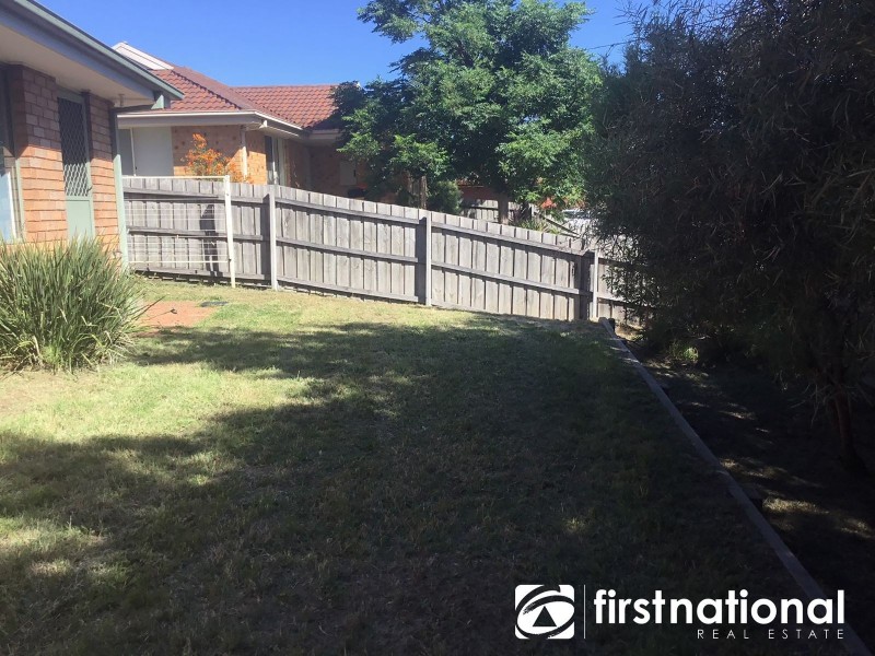 82 Lake View Drive, Narre Warren South VIC 3805
