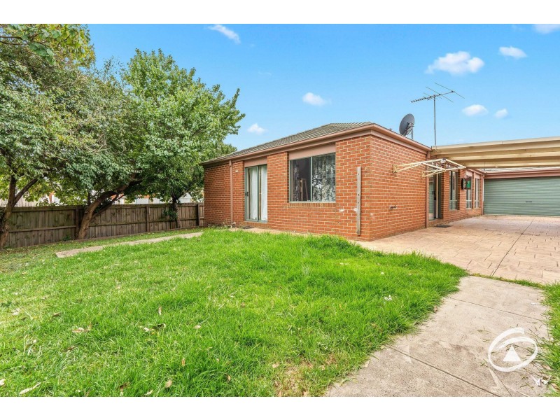 1 Charlotte Place, Cranbourne West VIC 3977