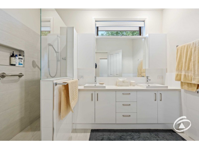 7/2 Avard Court, Berwick VIC 3806