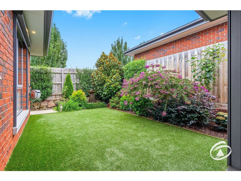 7/2 Avard Court, Berwick VIC 3806