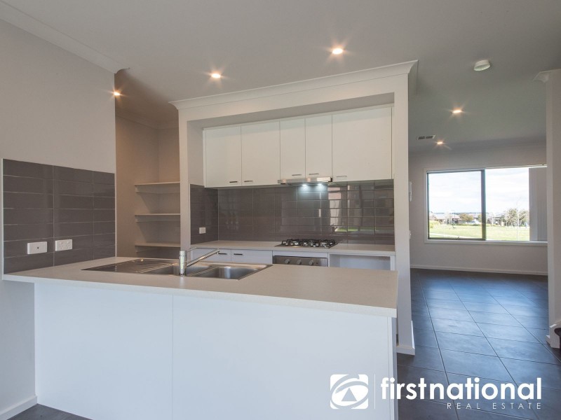 28 Renam Street, Pakenham VIC 3810