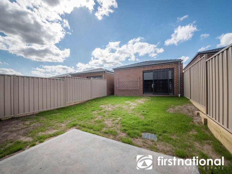 28 Renam Street, Pakenham VIC 3810