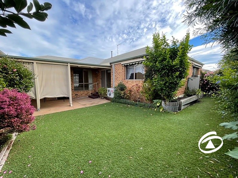 2/19 William Road, Berwick VIC 3806