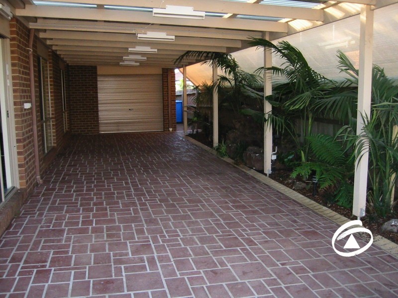 9  Hampshire Drive, Narre Warren South VIC 3805