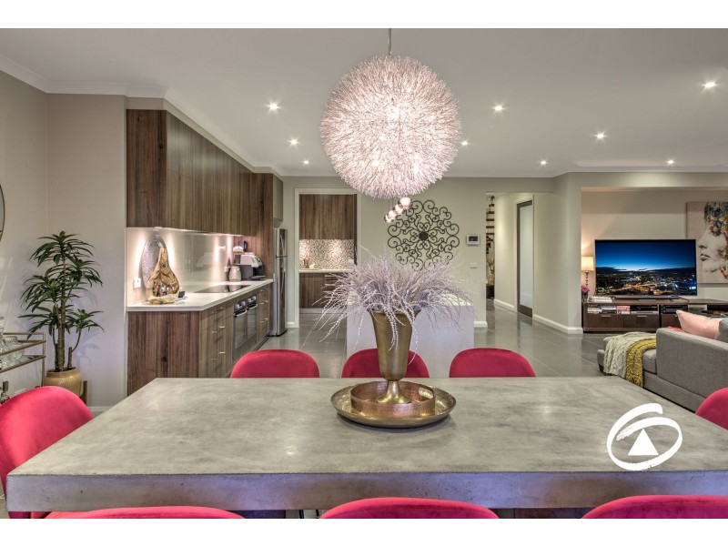 33 Bushlark Court, Berwick VIC 3806