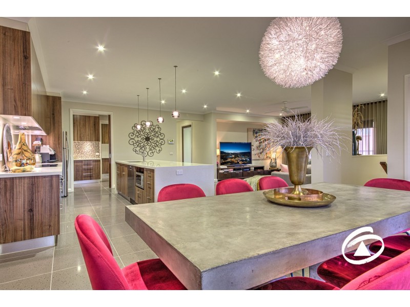 33 Bushlark Court, Berwick VIC 3806