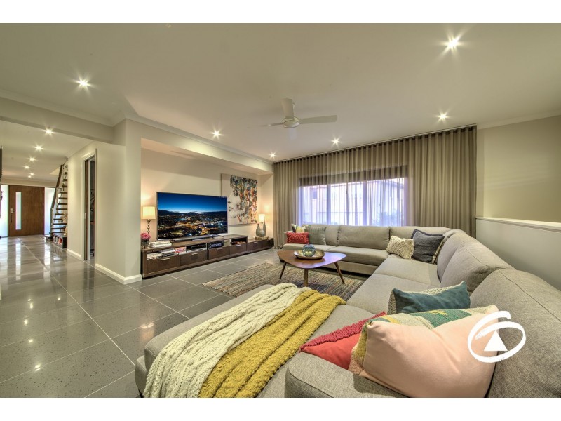 33 Bushlark Court, Berwick VIC 3806