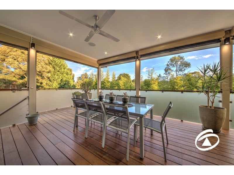 33 Bushlark Court, Berwick VIC 3806