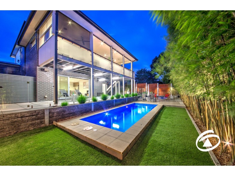 33 Bushlark Court, Berwick VIC 3806