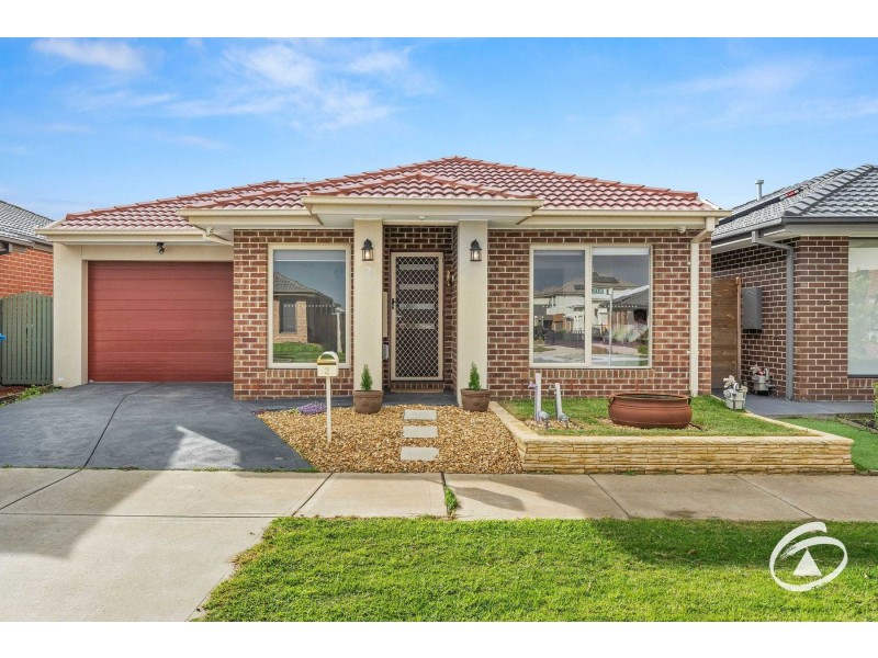 2 Dexter Crescent, Clyde North VIC 3978