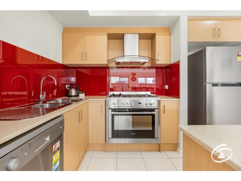 2 Dexter Crescent, Clyde North VIC 3978