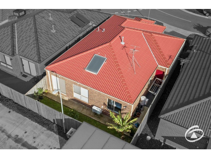 2 Dexter Crescent, Clyde North VIC 3978