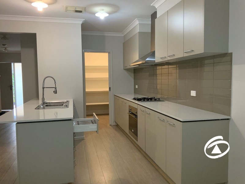 31 McEwan Drive, Cranbourne East VIC 3977