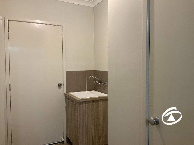 31 McEwan Drive, Cranbourne East VIC 3977