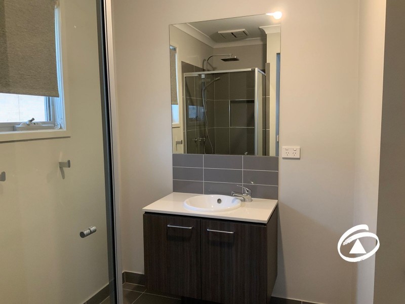 31 McEwan Drive, Cranbourne East VIC 3977