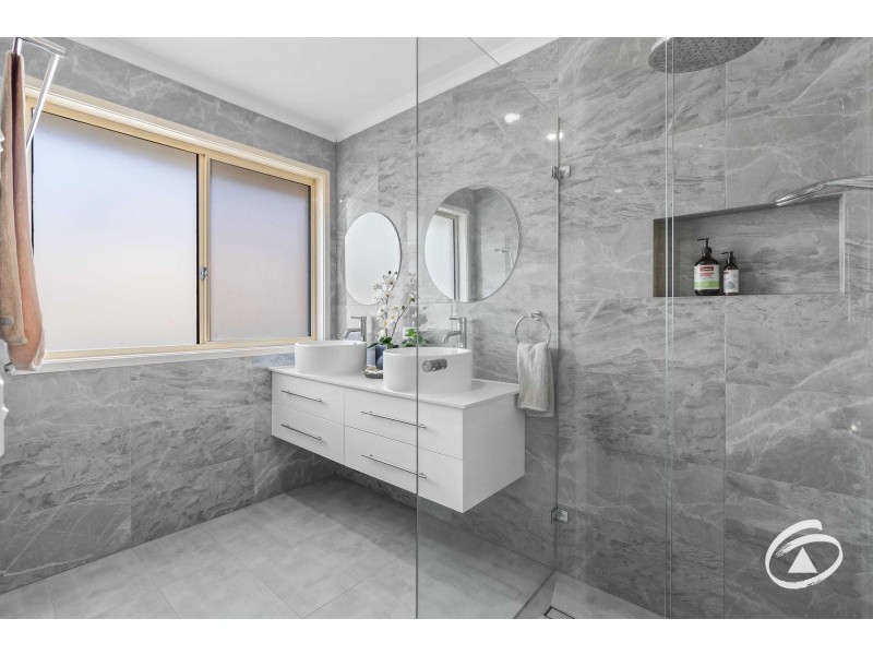 21 Harold Keys Drive, Narre Warren South VIC 3805