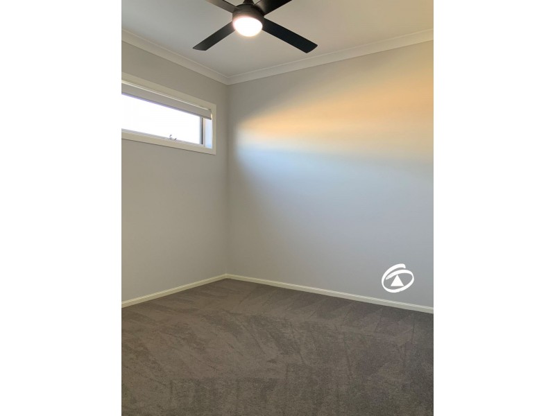 2 Toorale Drive, Clyde North VIC 3978