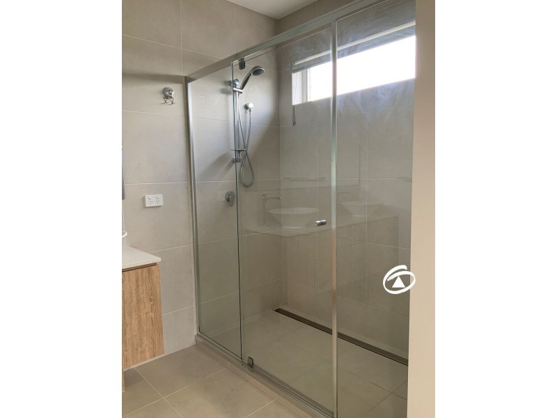 2 Toorale Drive, Clyde North VIC 3978