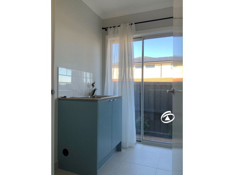 2 Toorale Drive, Clyde North VIC 3978