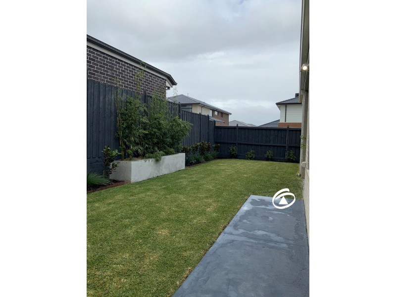 2 Toorale Drive, Clyde North VIC 3978