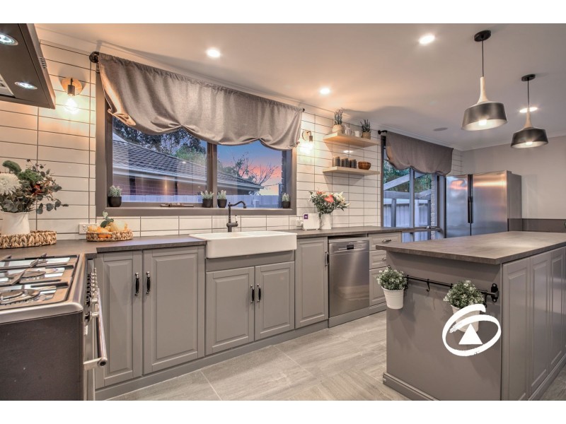 5 Mary Court, Berwick VIC 3806