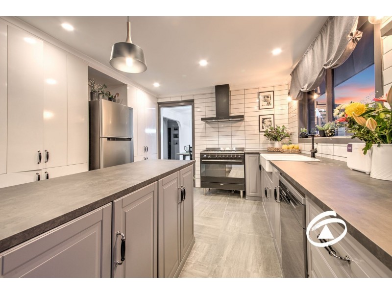 5 Mary Court, Berwick VIC 3806