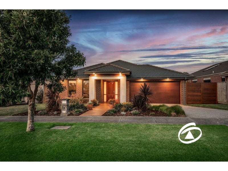 61 Nature Circuit, Cranbourne North VIC 3977
