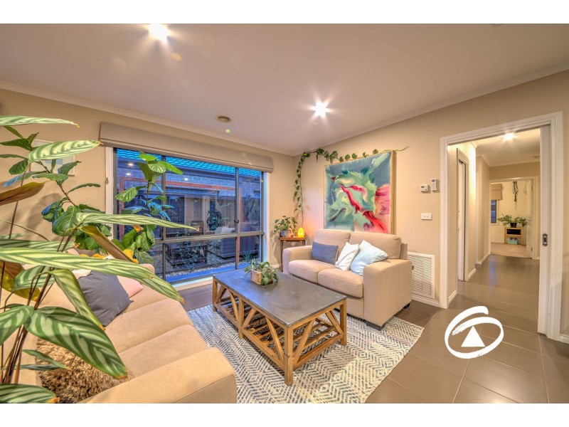 61 Nature Circuit, Cranbourne North VIC 3977