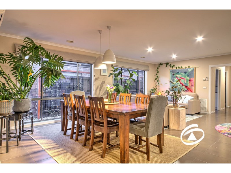 61 Nature Circuit, Cranbourne North VIC 3977