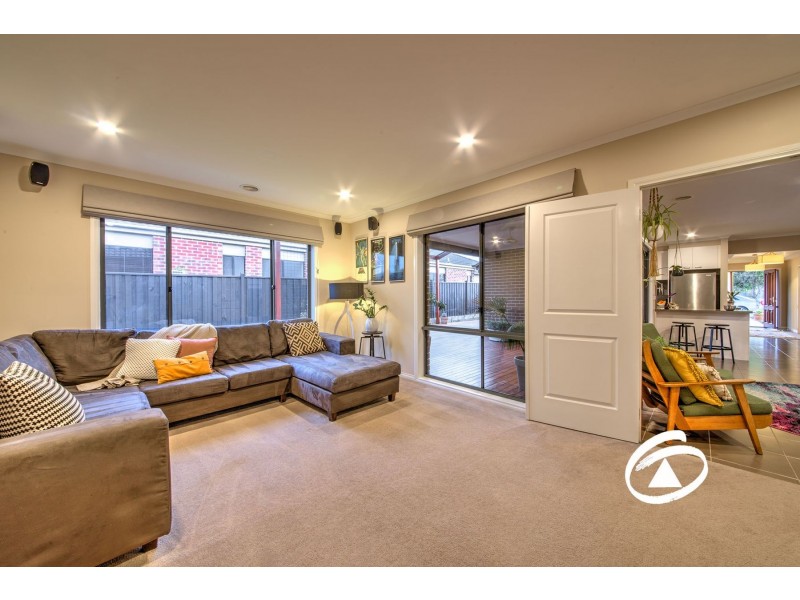 61 Nature Circuit, Cranbourne North VIC 3977