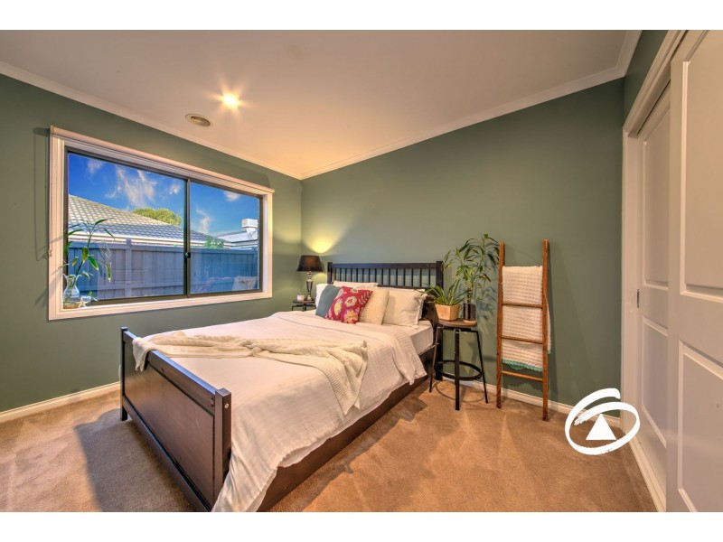 61 Nature Circuit, Cranbourne North VIC 3977