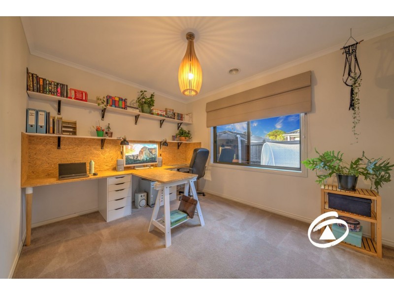 61 Nature Circuit, Cranbourne North VIC 3977