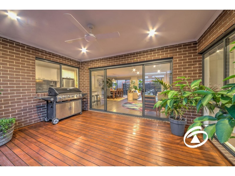 61 Nature Circuit, Cranbourne North VIC 3977