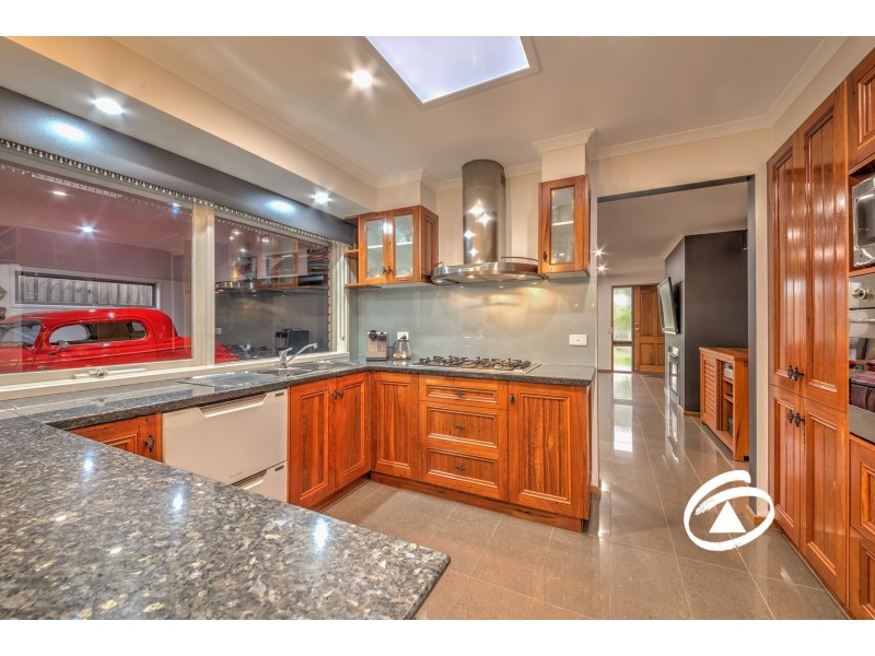 13 Greenacre Crescent, Narre Warren VIC 3805