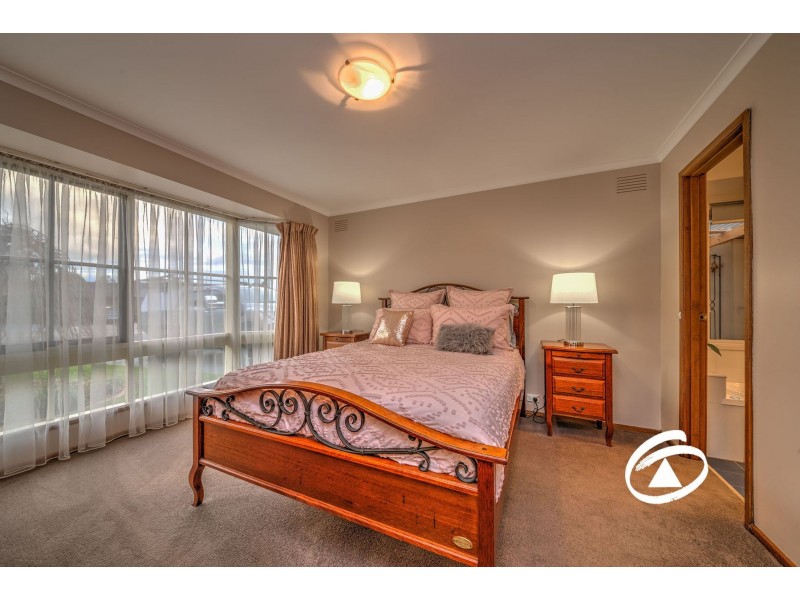 13 Greenacre Crescent, Narre Warren VIC 3805