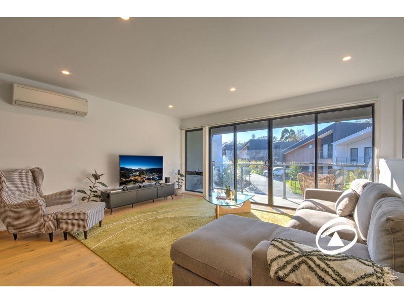 18 Willowdene Way, Berwick VIC 3806