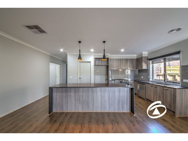 29 Statham View, Cranbourne West VIC 3977