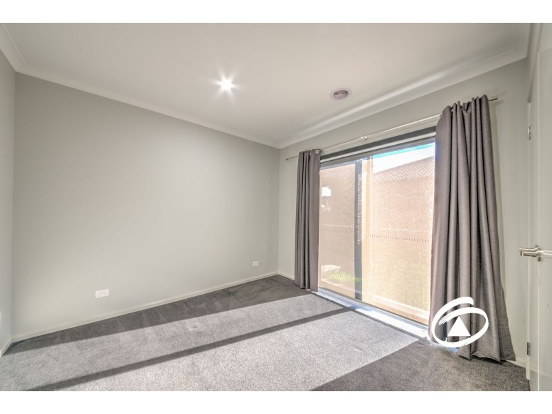 29 Statham View, Cranbourne West VIC 3977