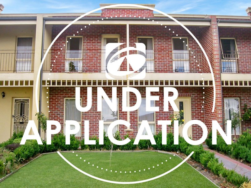 8/10 Parkhill Drive, Berwick VIC 3806