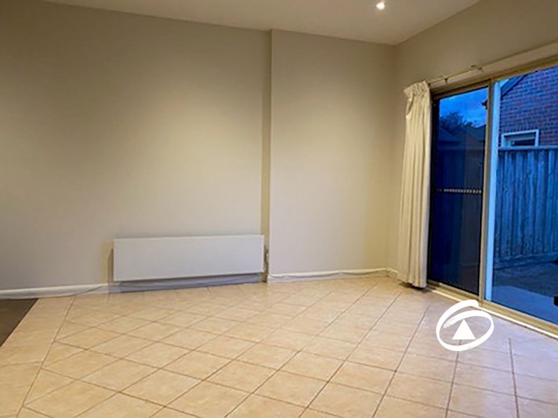 8/10 Parkhill Drive, Berwick VIC 3806