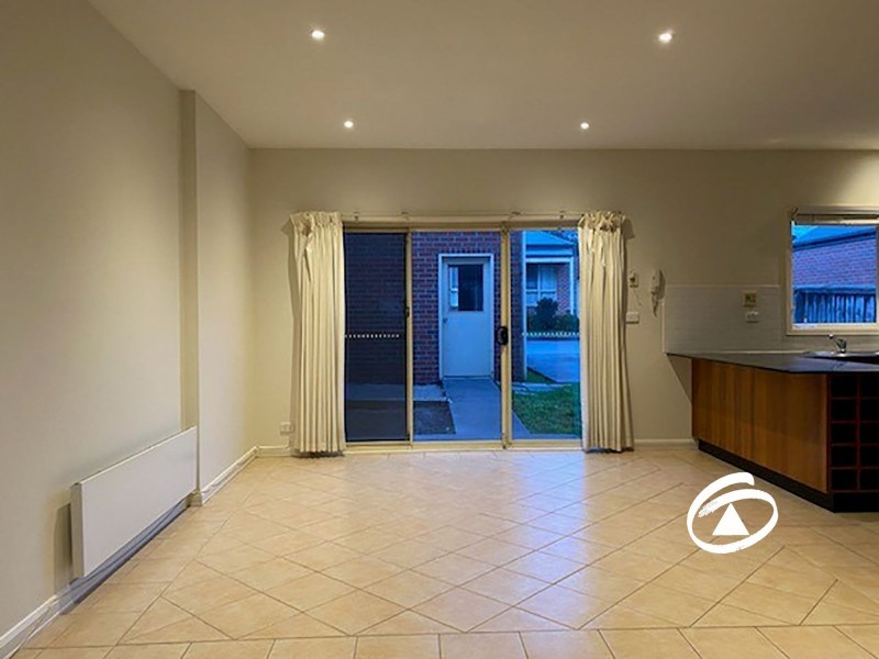 8/10 Parkhill Drive, Berwick VIC 3806