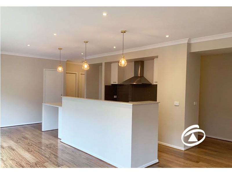 28 Chagall Parade, Clyde North VIC 3978