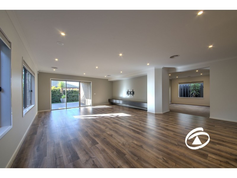 14 Murphy Street, Clyde North VIC 3978