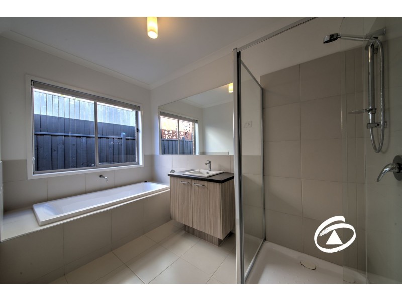 14 Murphy Street, Clyde North VIC 3978