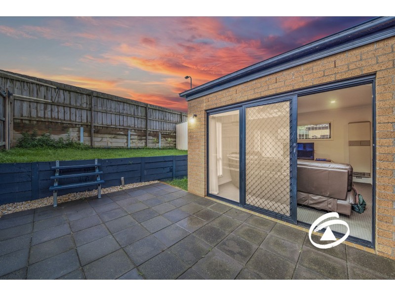 19/103 Army Road, Pakenham VIC 3810