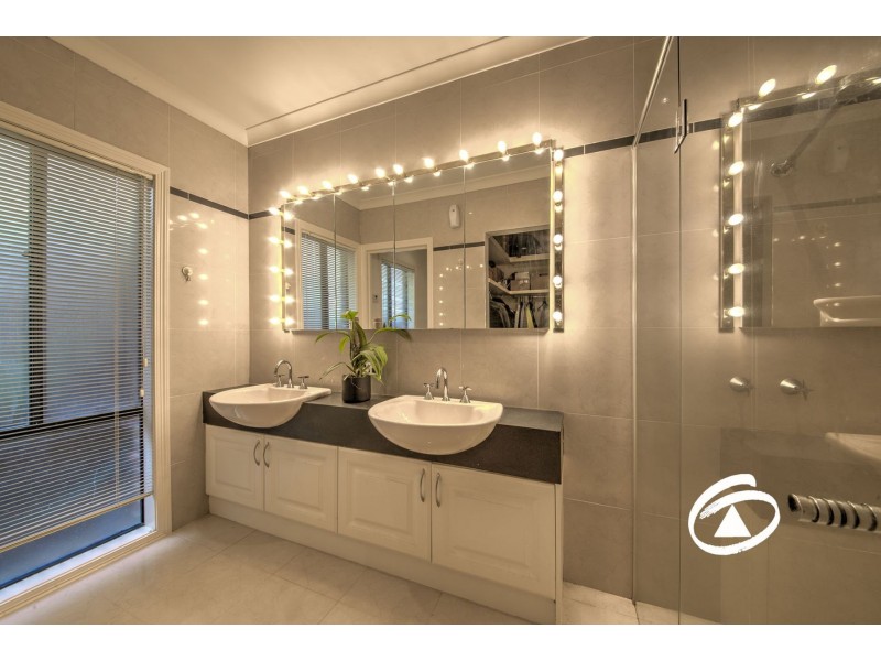 35 Coachwood Crescent, Narre Warren VIC 3805