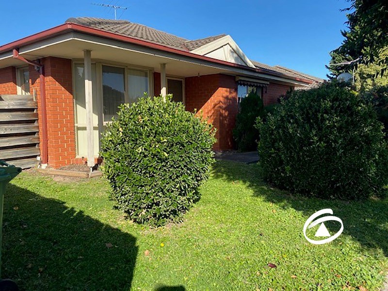 1/2 Shiraz Crescent, Narre Warren VIC 3805