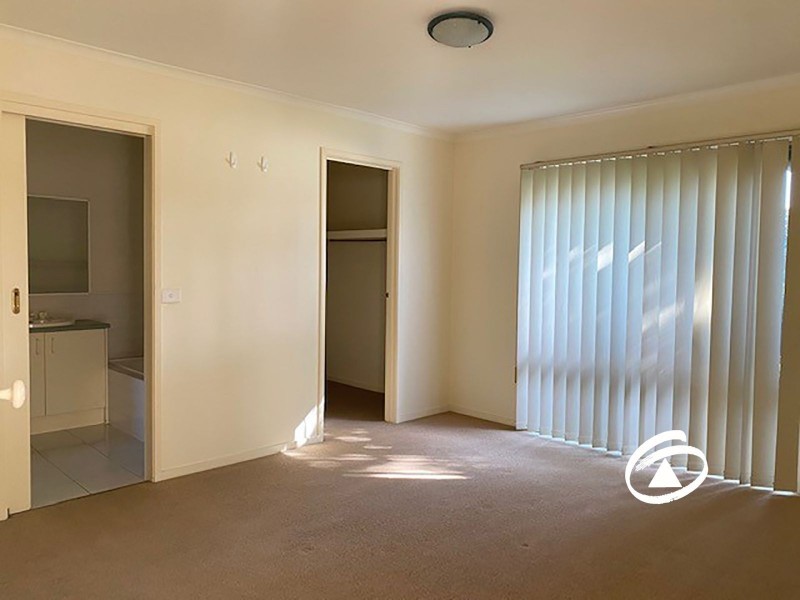 1/2 Shiraz Crescent, Narre Warren VIC 3805