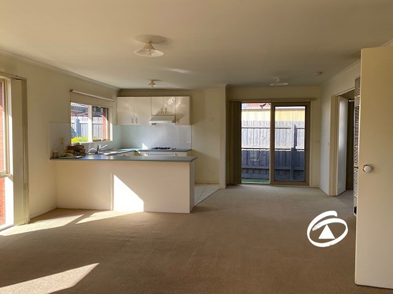 1/2 Shiraz Crescent, Narre Warren VIC 3805